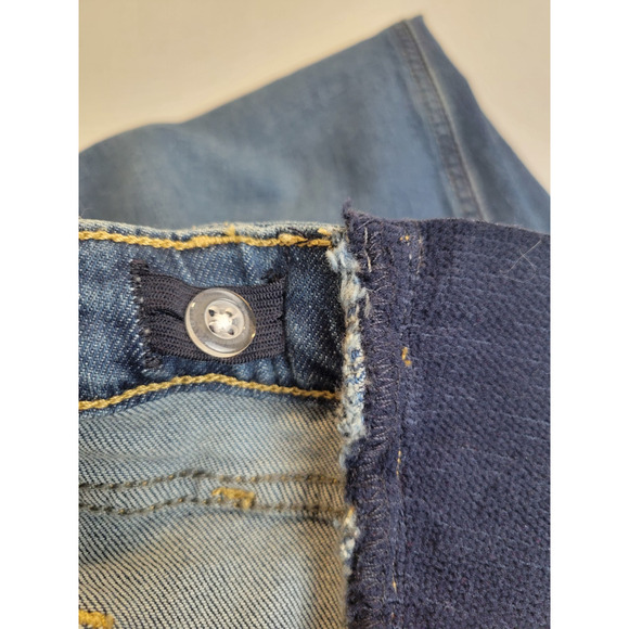 NWT Gap Maternity Jeans Blue Denim Straight Leg Whiskers Women's Size 30/10R - Picture 11 of 12